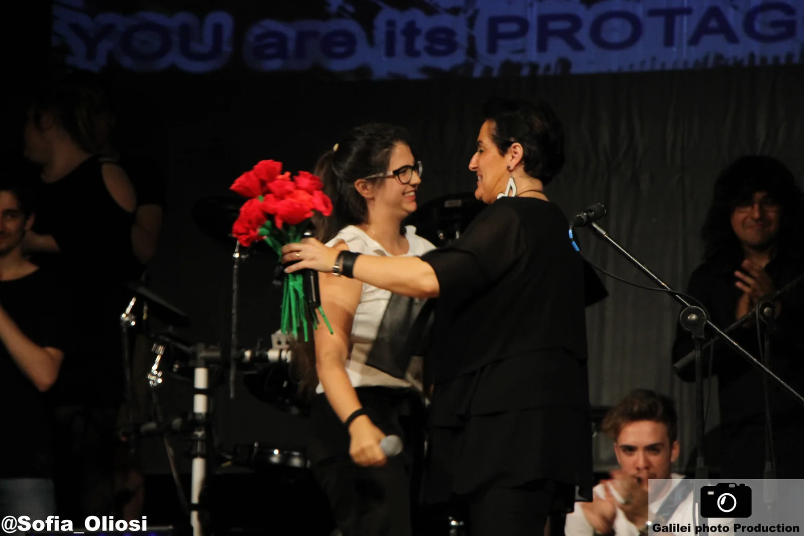 Momento umano sul palco durante l’edizione 2017